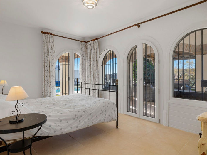 Image No.5-4 Bed House for sale