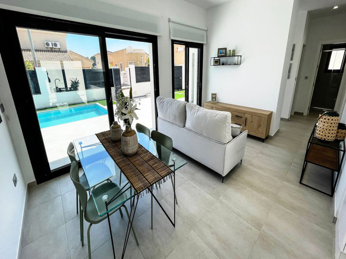 Image No.16-3 Bed House for sale