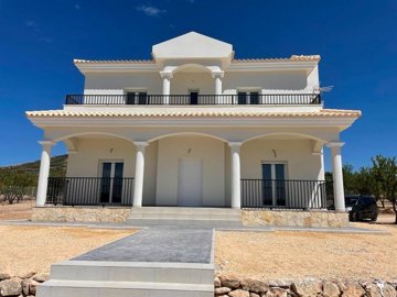 4 Bed Villa for sale