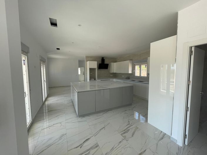 Image No.5-6 Bed Villa for sale