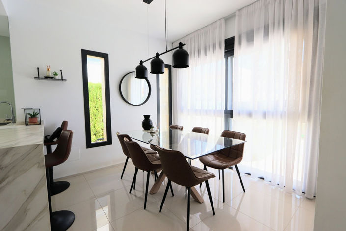 Image No.14-3 Bed House for sale