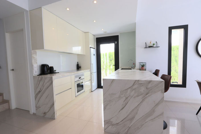 Image No.16-3 Bed House for sale