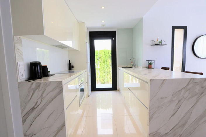 Image No.17-3 Bed House for sale