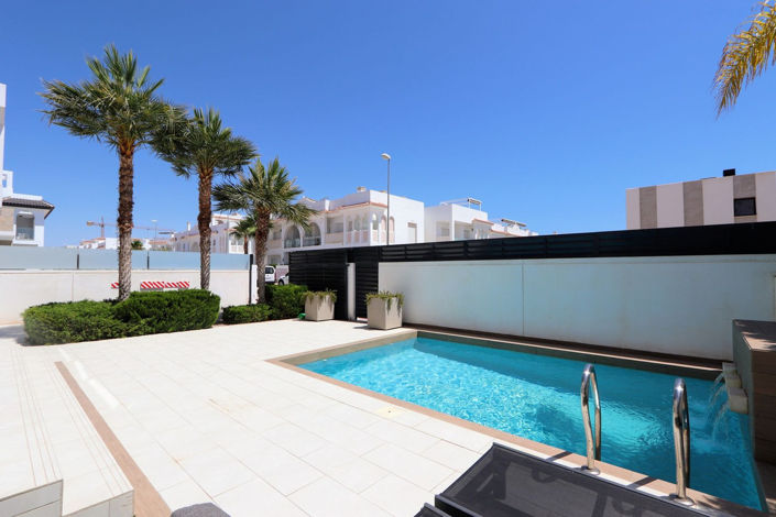 Image No.2-3 Bed House for sale