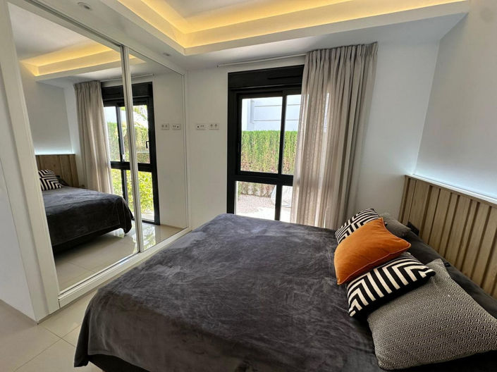 Image No.21-3 Bed House for sale