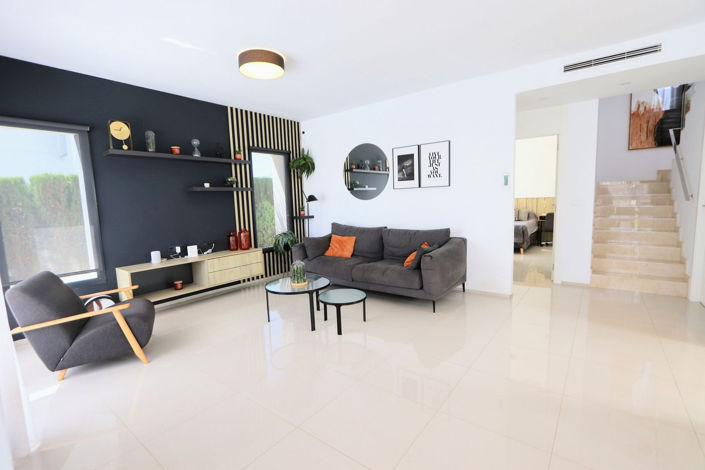 Image No.4-3 Bed House for sale