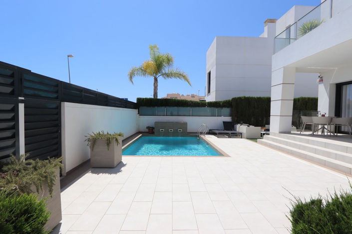 Image No.40-3 Bed House for sale