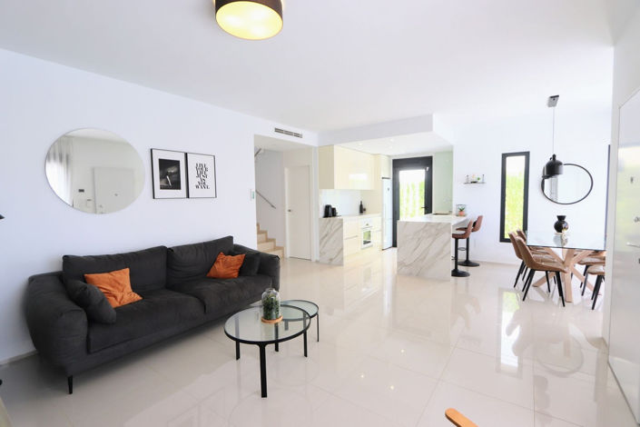 Image No.7-3 Bed House for sale