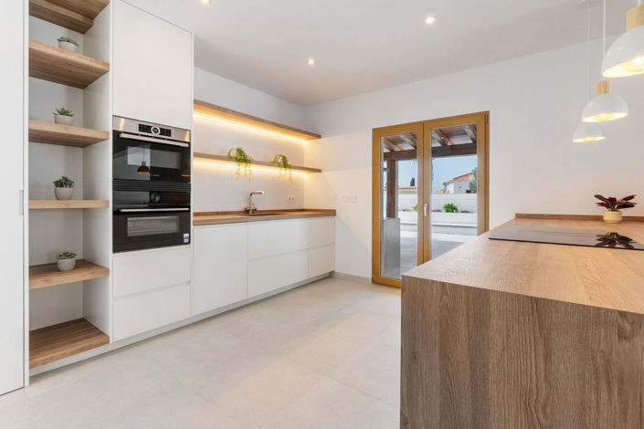 Image No.12-4 Bed House for sale