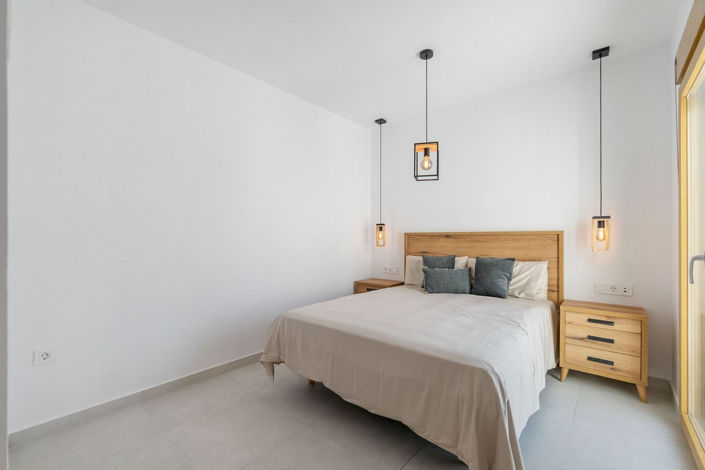 Image No.23-4 Bed House for sale