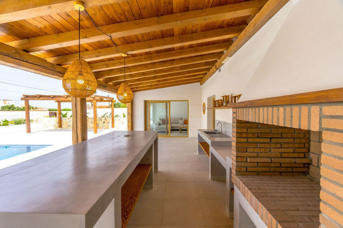 Image No.25-4 Bed House for sale