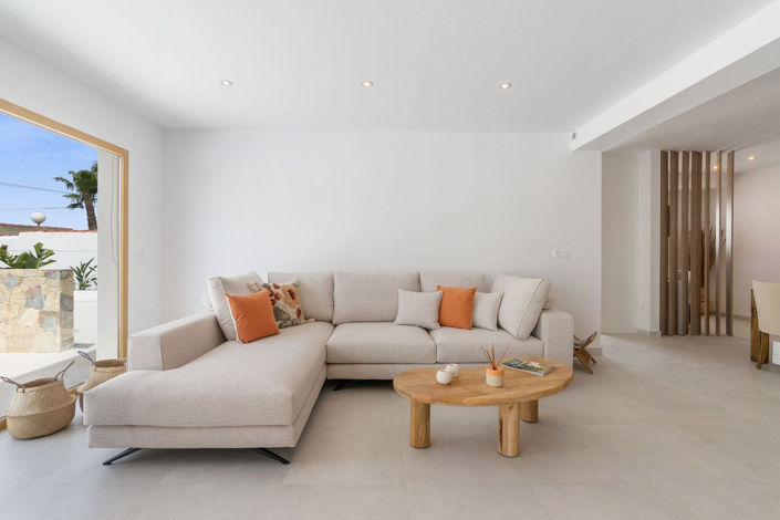 Image No.3-4 Bed House for sale