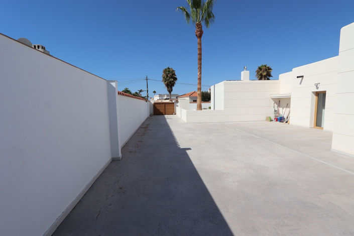 Image No.50-4 Bed House for sale