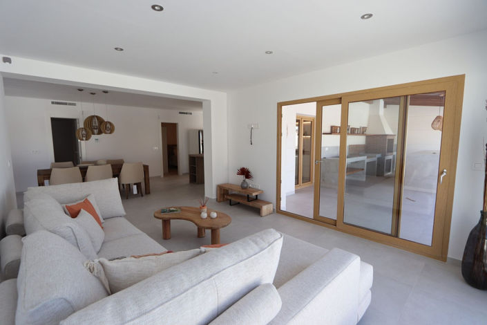 Image No.7-4 Bed House for sale