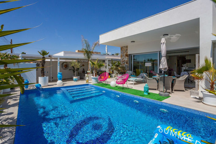 Image No.1-3 Bed House for sale