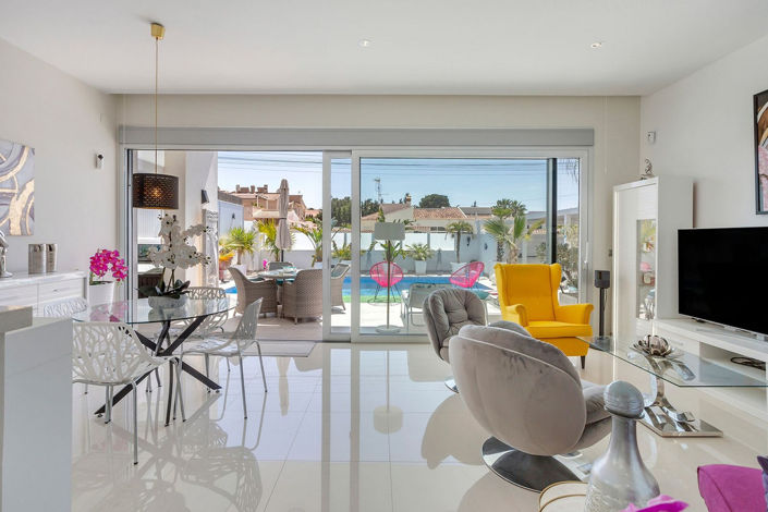 Image No.15-3 Bed House for sale