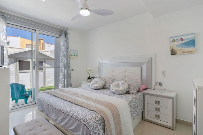 Image No.23-3 Bed House for sale