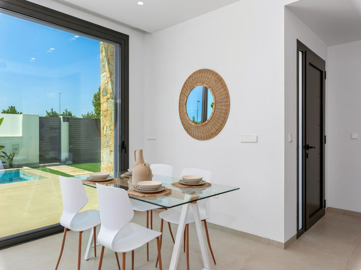 Image No.17-3 Bed House for sale