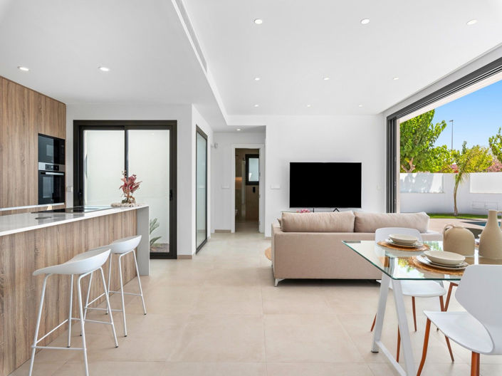 Image No.18-3 Bed House for sale