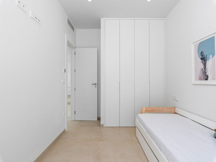 Image No.25-3 Bed House for sale