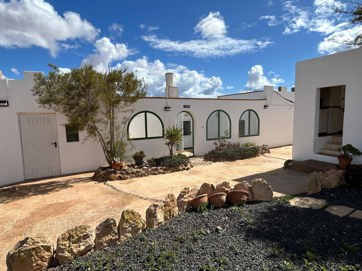 Image No.37-2 Bed House for sale