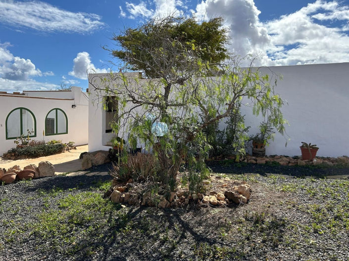 Image No.40-2 Bed House for sale