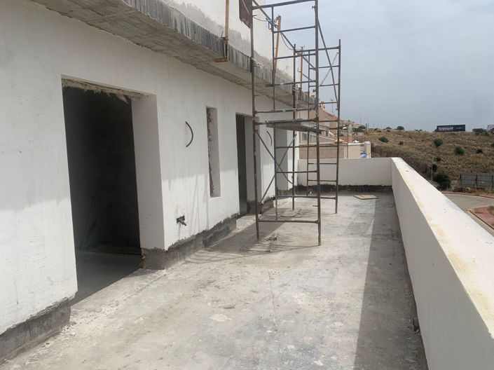 Image No.14-4 Bed House for sale