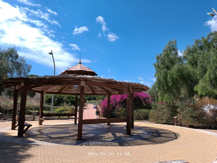 Image No.18-8 Bed House for sale