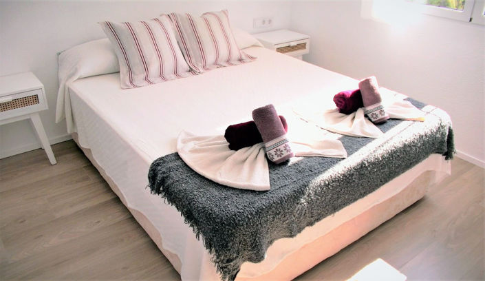 Image No.27-8 Bed House for sale