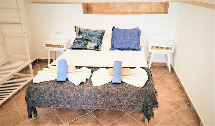 Image No.29-8 Bed House for sale