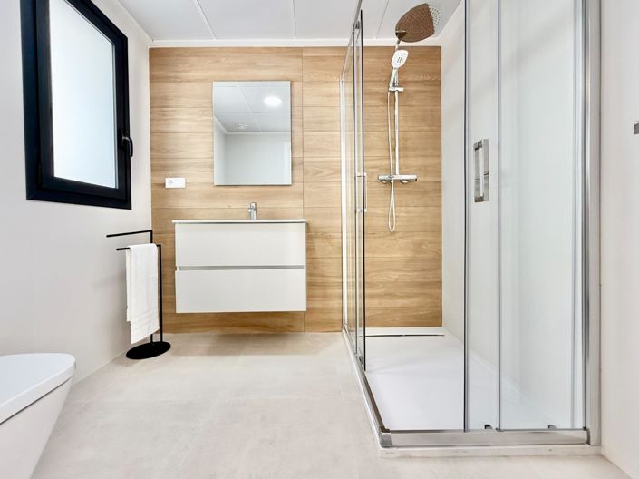 Image No.14-3 Bed Townhouse for sale