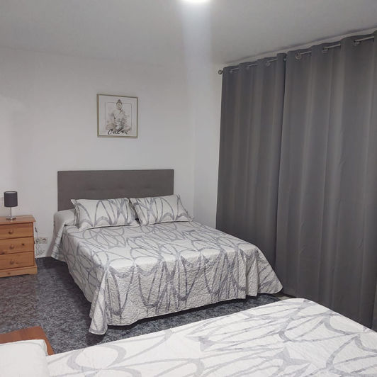 Image No.8-3 Bed House for sale