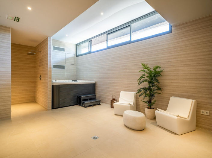 Image No.5-4 Bed House for sale