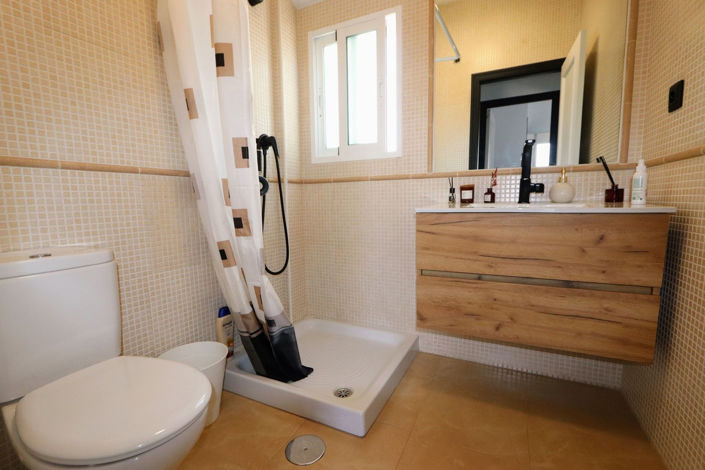 Image No.18-3 Bed Apartment for sale