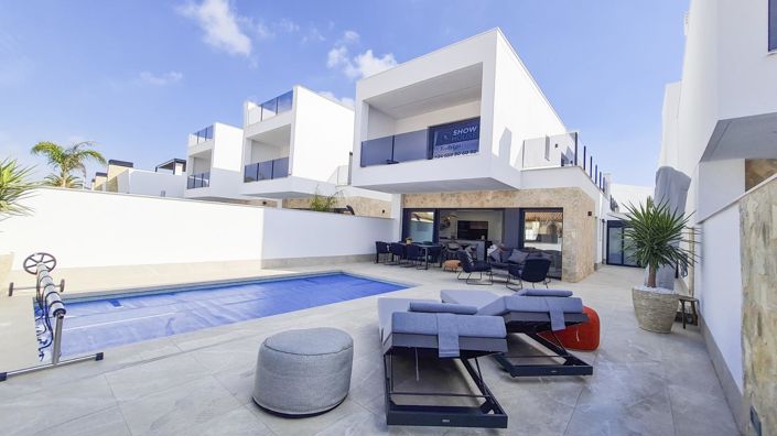 Image No.1-3 Bed Villa for sale