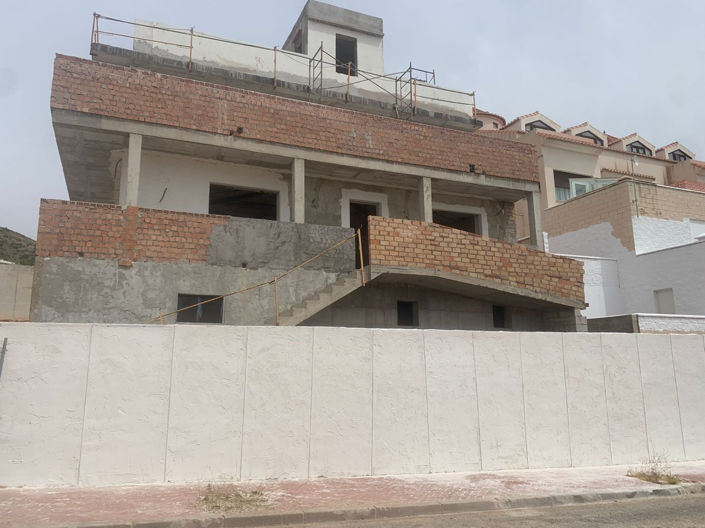 Image No.9-4 Bed House for sale