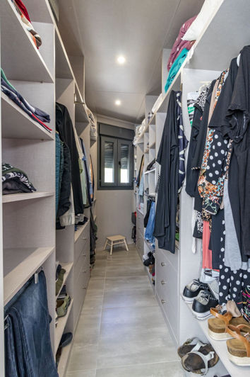 Image No.15-3 Bed House for sale