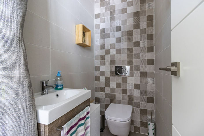 Image No.8-3 Bed House for sale