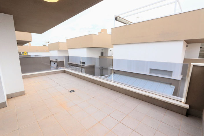 Image No.20-3 Bed House for sale