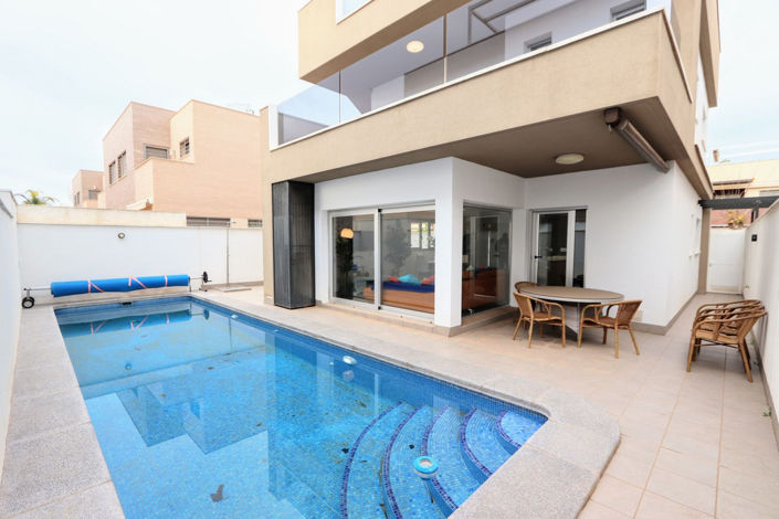 Image No.32-3 Bed House for sale