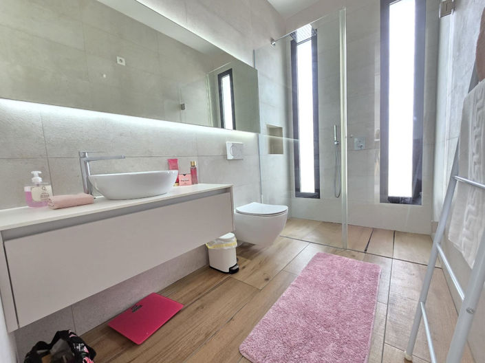 Image No.22-3 Bed House for sale