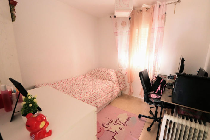 Image No.10-3 Bed House for sale