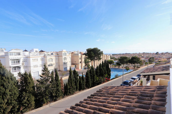 Image No.25-3 Bed House for sale