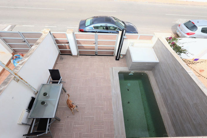 Image No.18-4 Bed House for sale