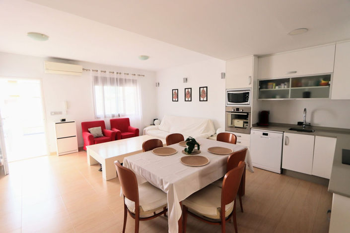 Image No.8-4 Bed House for sale