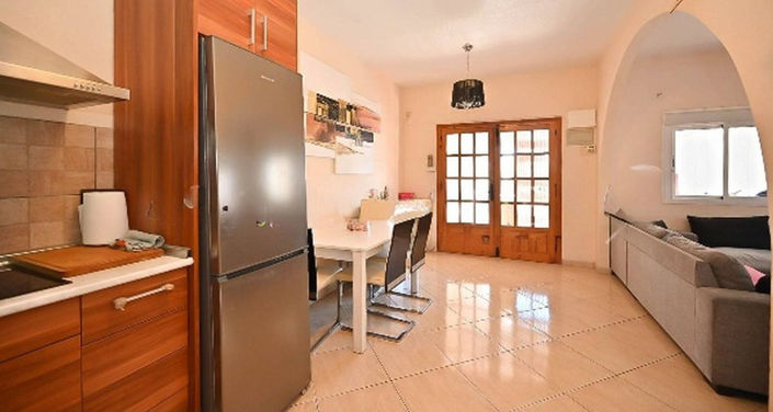 Image No.12-2 Bed House for sale