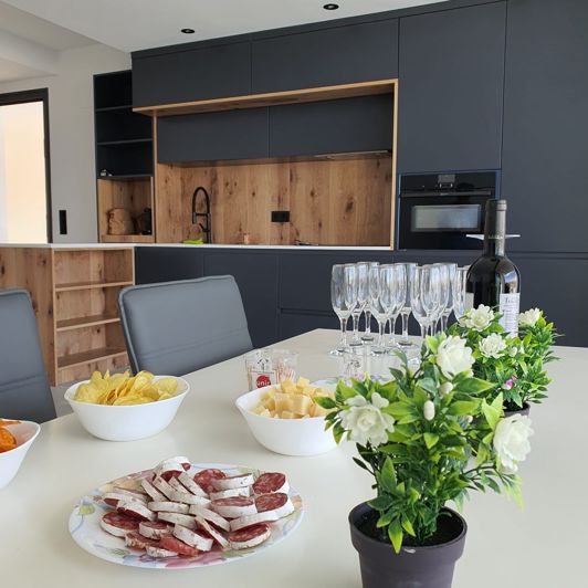 Image No.9-3 Bed Apartment for sale