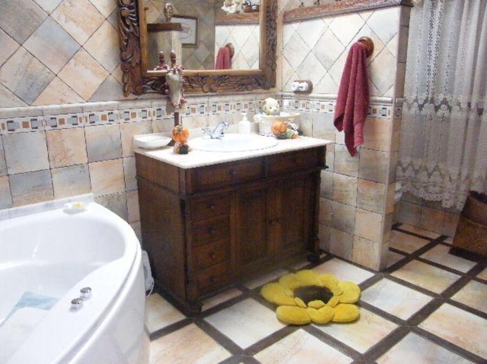 Image No.38-6 Bed Townhouse for sale