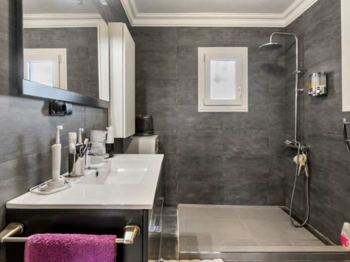 Image No.12-3 Bed Townhouse for sale