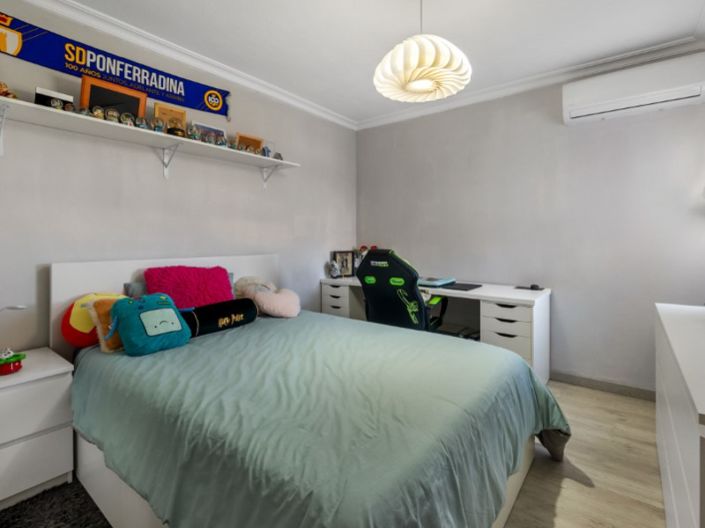 Image No.13-3 Bed Townhouse for sale